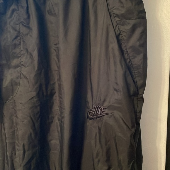 Nike Women’s XL Black Cargo Swoosh Pants 5 Pockets - Picture 2 of 12